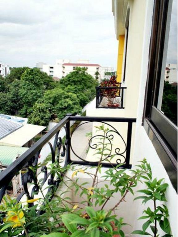 The European Place Bangkok Exteriör bild